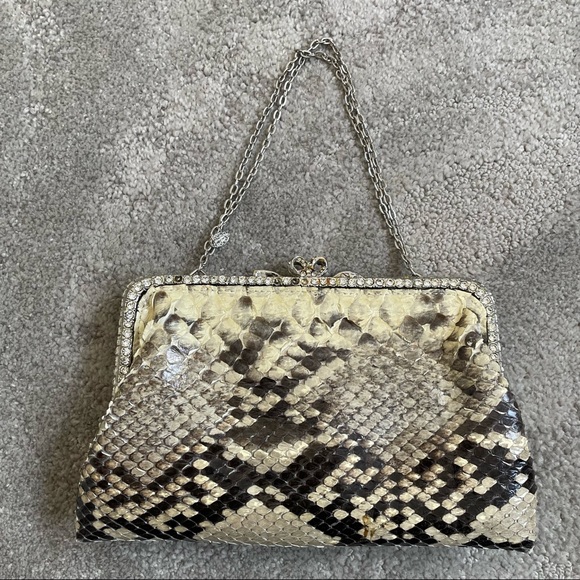 Clara Kasavina Cream Python Crystal Encrusted Bow Closure Evening Bag/Clutch - Picture 2 of 12